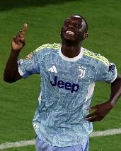 爱游戏-12球3助&amp;身价3000万！队报：穆阿尼在尤文表现出色 今夏决定未来