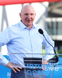 壕！鲍尔默1525亿为北美体坛最富老板 他接手后快船市值翻了快3倍