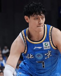 爱游戏-曾凡博醒不了了？无持球+三分罚球效率低下，末节仍在持续犯错！|江苏男篮|许利民|陈盈骏|篮板|比赛_新浪体育_新浪新闻