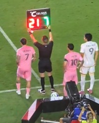 时隔两周复出！梅西半场替补登场，与德保罗一同被换上