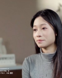 “擦边”的世界冠军吴柳芳，还清了40万的债…