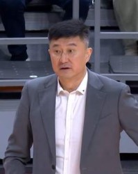 爱游戏体育-强强对话！广东今晚7:35恶斗豪门，杜锋要给卢伟上一课，央视直播